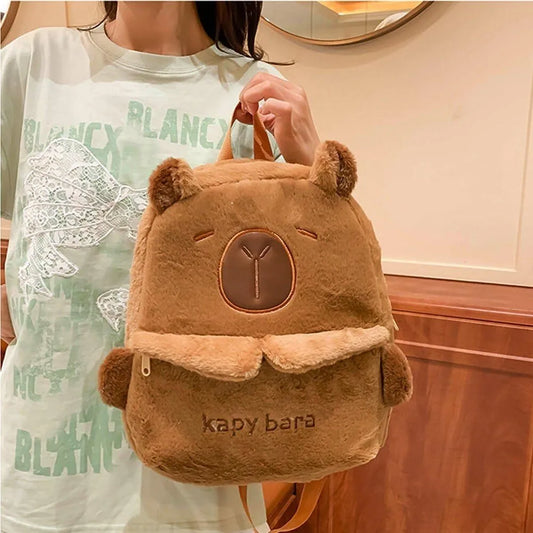 MOCHILA CAPIBARA EN PELUCHE®🧸-TERNURA Y DULZURA TODO EL DIA 🌟